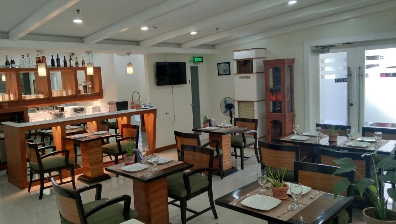 Sarita Bed And Breakfast Laoag Esterno foto