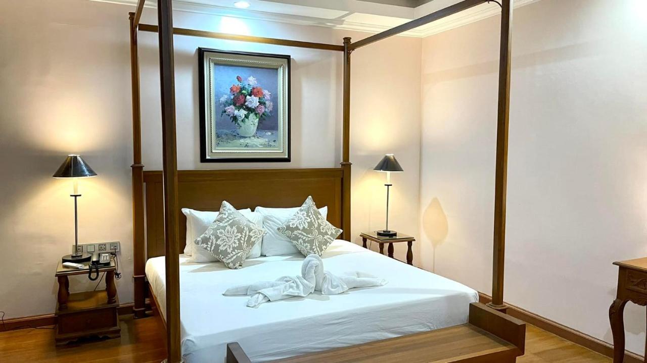 Sarita Bed And Breakfast Laoag Esterno foto