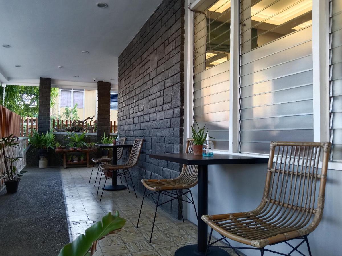 Sarita Bed And Breakfast Laoag Esterno foto
