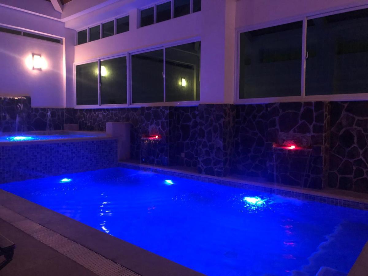 Sarita Bed And Breakfast Laoag Esterno foto