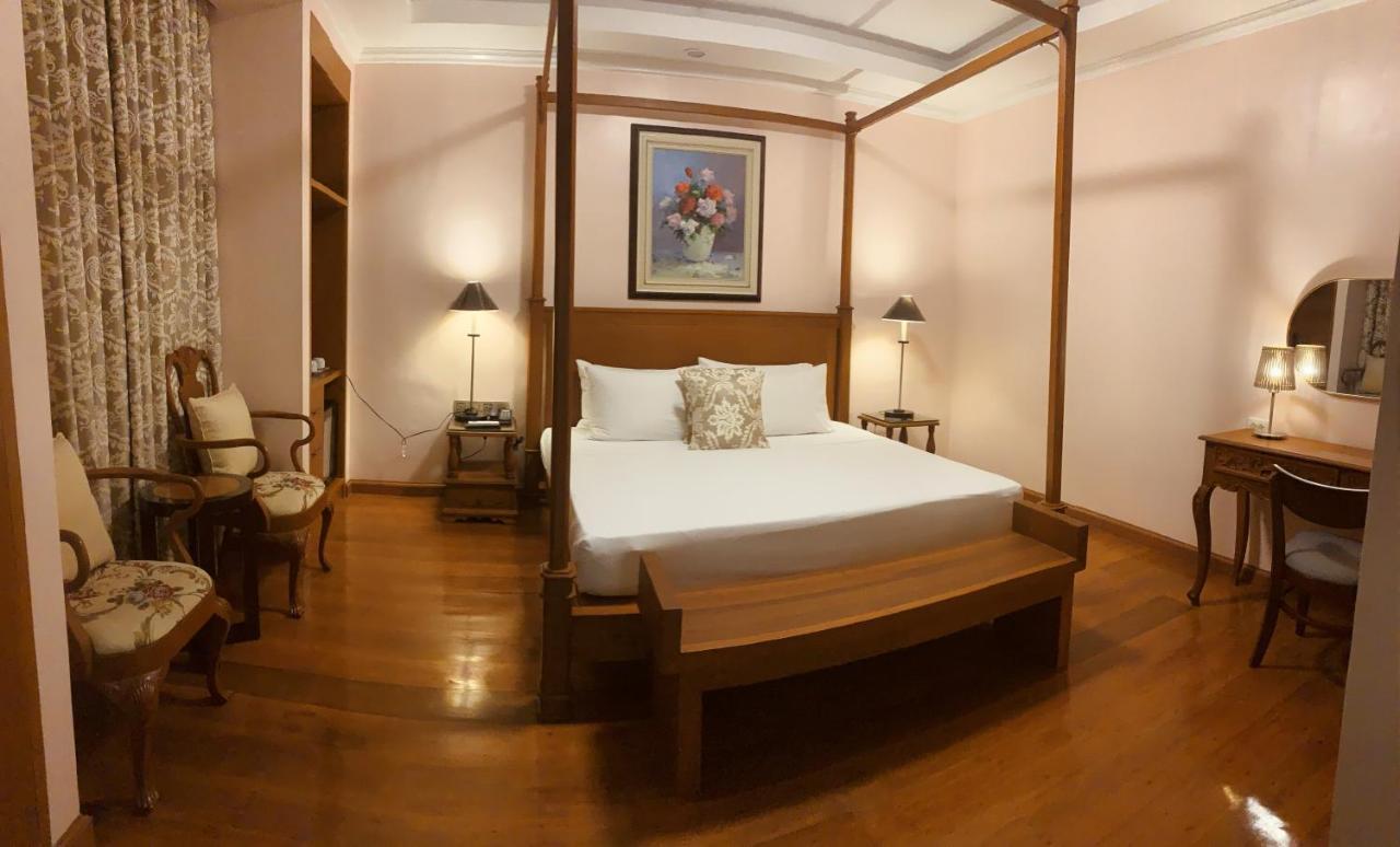 Sarita Bed And Breakfast Laoag Esterno foto