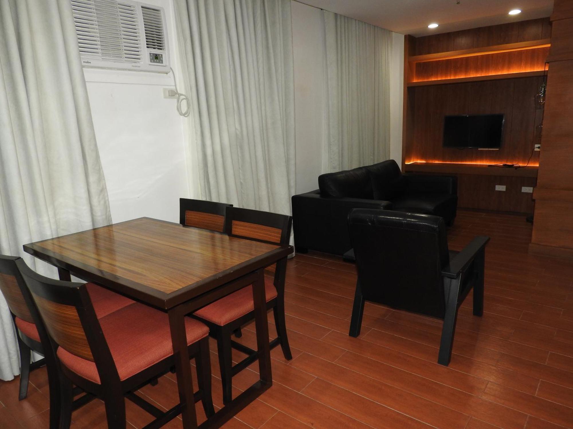 Sarita Bed And Breakfast Laoag Esterno foto